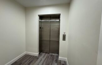 Studio, 1 bath, 300 sqft, $1,800