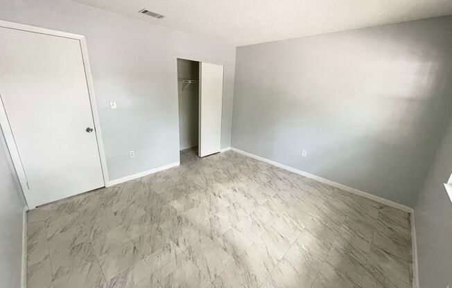 2 beds, 2 baths, 800 sqft, $1,550, Unit Unit 212