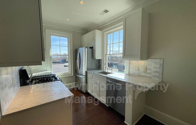 367 MORELAND AVE NE