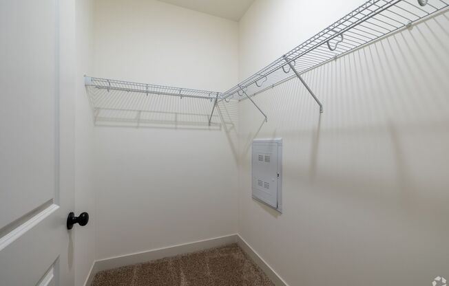 1 bed, 1 bath, 601 sqft, $1,450, Unit 1737-112