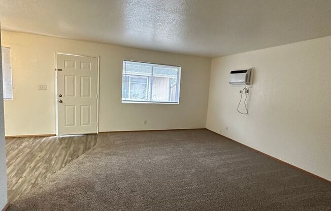 2 beds, 1 bath, 900 sqft, $1,150, Unit Screen396