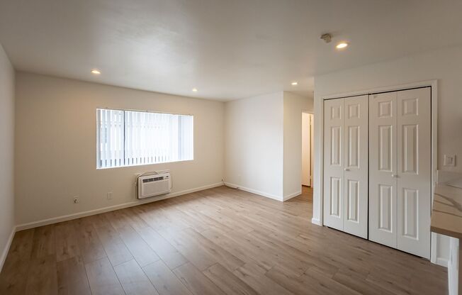 515 S Chevy Chase Dr