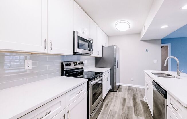 2 beds, 2 baths, 1,000 sqft, $1,450, Unit 2041