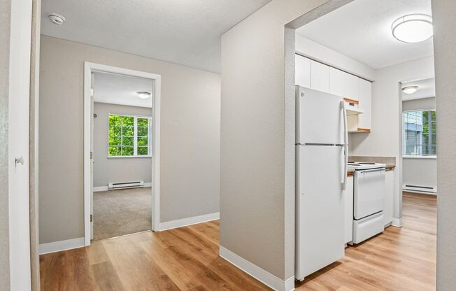 2 beds, 1 bath, 880 sqft, $1,650, Unit 4-304