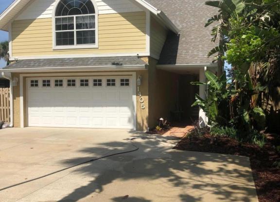 1405 S RIVERSIDE DR