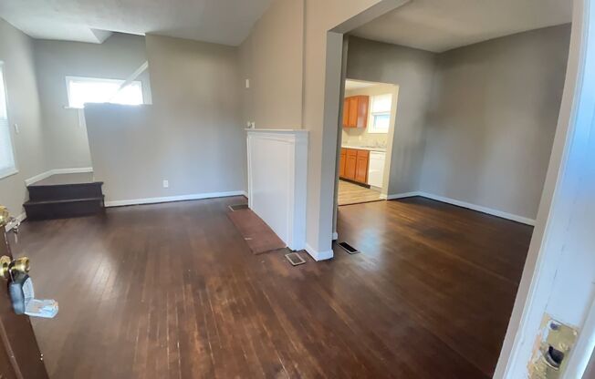 242 E Maplewood Ave 2BR/1BA (Dayton)