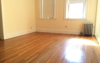 2 beds, 1 bath, 823 sqft, $3,100, Unit 01-002