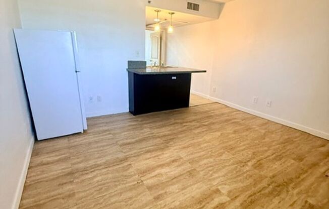 1 bed, 1 bath, $1,600, Unit # 1103