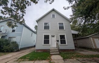 1023-1025 Cascade St