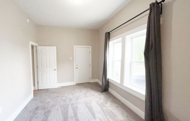 2 beds, 1 bath, $1,150, Unit Apt 1