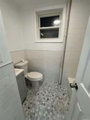 2 beds, 1 bath, $3,199