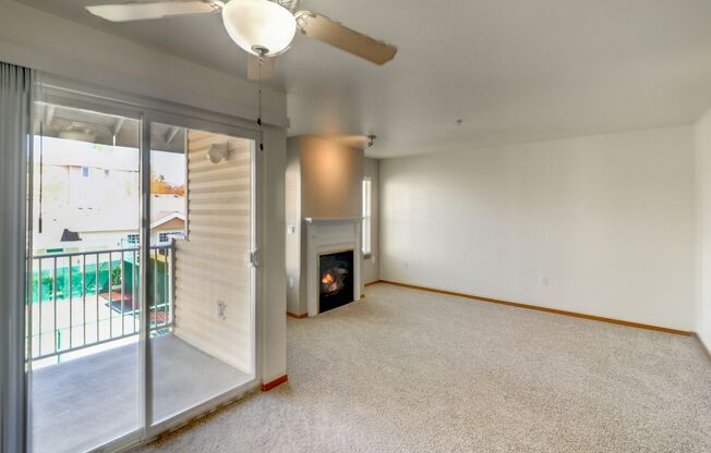 1 bed, 1 bath, 811 sqft, $1,595, Unit F304
