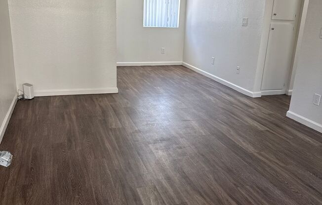 2 beds, 1 bath, 594 sqft, $2,095, Unit 1340-16