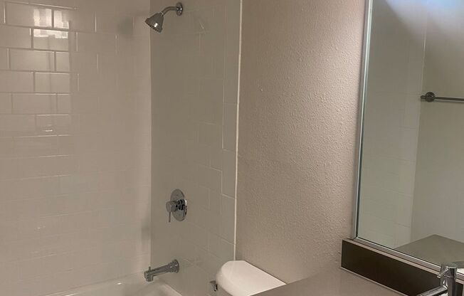 2 beds, 2 baths, 900 sqft, $1,412, Unit LAW11-216