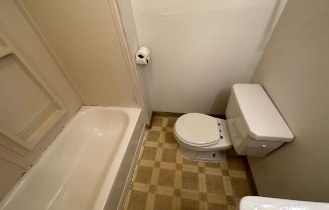 2 beds, 1 bath, 785 sqft, $1,299, Unit 3217 Brereton St. #1