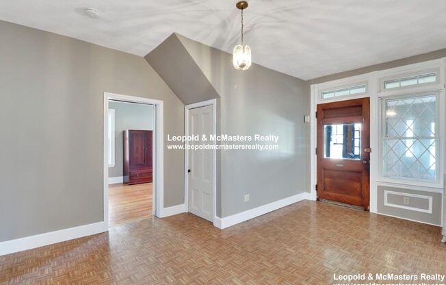 300 PLEASANT ST