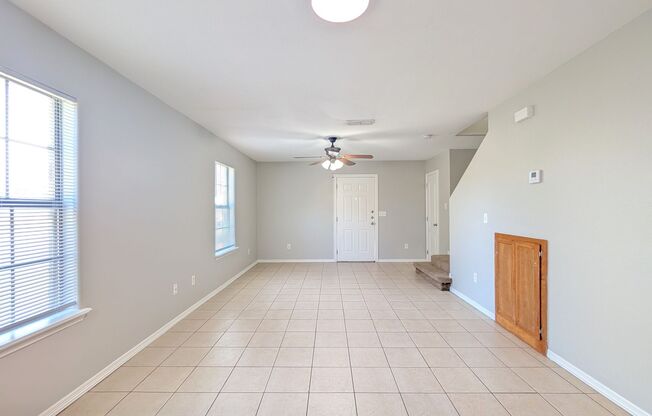 2 beds, 1.5 baths, 1,000 sqft, $925, Unit 8