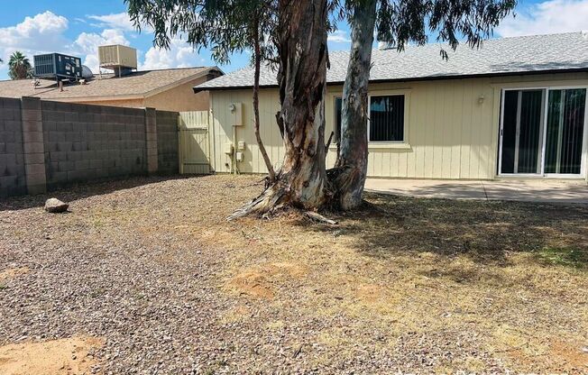 3849 E LUDLOW DR