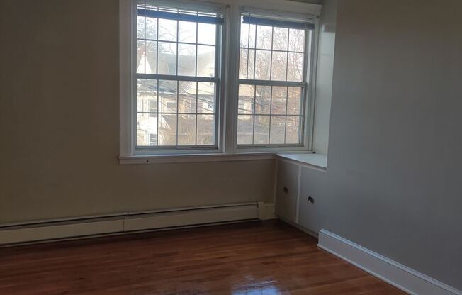 1 bed, 1 bath, $1,200, Unit Unit 4A