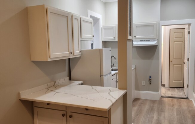 2 beds, 1 bath, $3,000, Unit 5