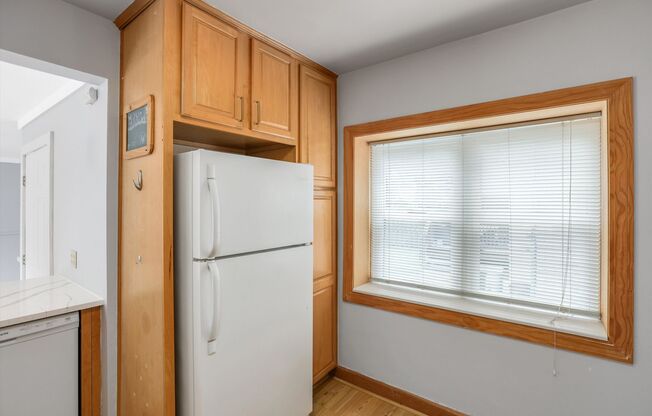 3 beds, 1 bath, $1,950