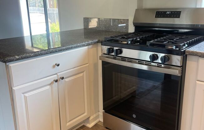 633 E 4 AVE