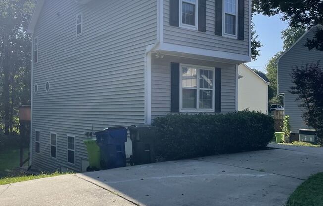 4 bd 3.5 ba House