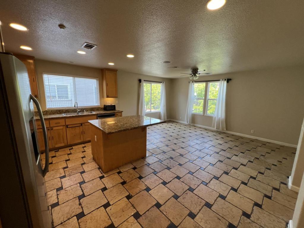 324 VIS ROMA WAY