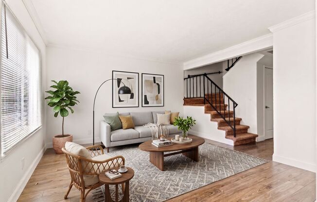 Spacious & Updated 2-Bedroom Townhouse in Union City | In-Unit Laundry & Modern Kitchen