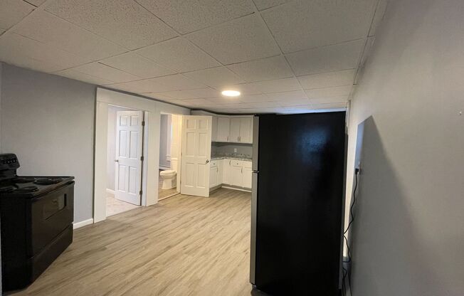 Second Floor 2 Bedroom with 1 Car Off Street Parking $1800/mo in W. Manchester