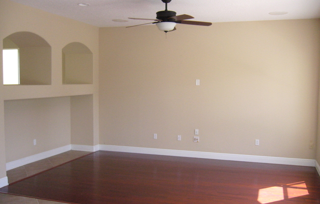 4 Bedroom/2.5 Bath next to Lake in Windermere ...