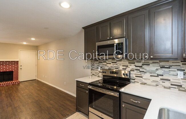 2 beds, 2 baths, 732 sqft, $1,280, Unit 224