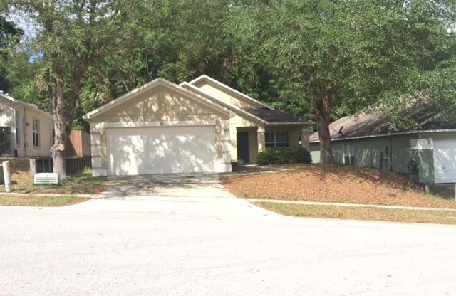 APOPKA RENTAL HOME-Spacious 3 bed x 2 bath one story home!! Move in JULY 2025!! Beautiful conservation area in back!