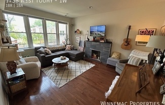 1738 W TOUHY