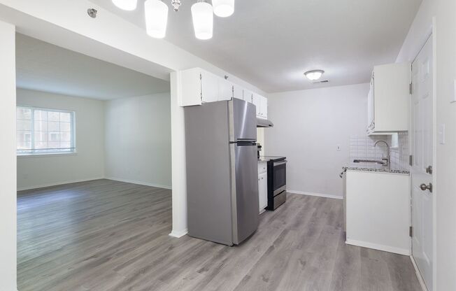 Fully Renovated 1/1 Unit Minutes From Life University and Chattahoochee Tech!