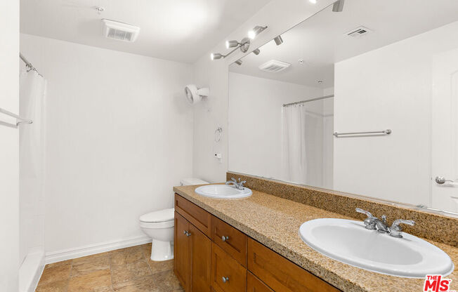 2 beds, 2 baths, 1,240 sqft, $3,500, Unit 243