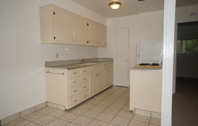 1 bed, 1 bath, $2,075, Unit 46