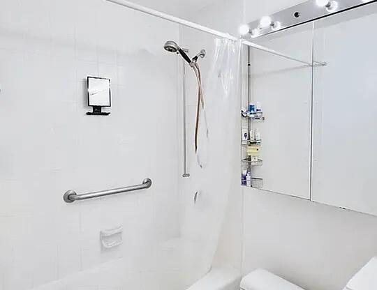 Studio, 1 bath, 430 sqft, $3,500, Unit 4BB