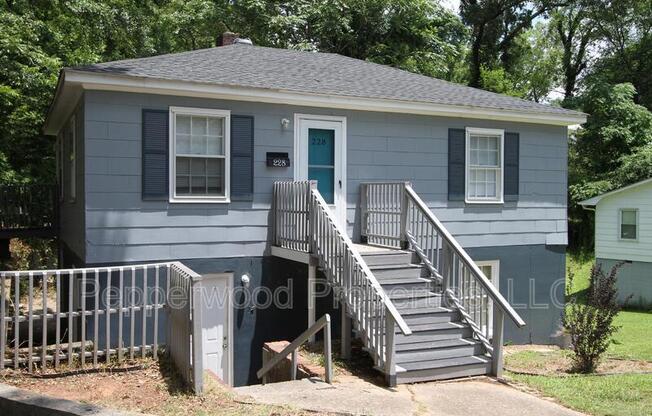 228 S HAMPTON DR