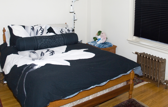 1 bed, 1 bath, 775 sqft, $1,350, Unit Apt. 2E