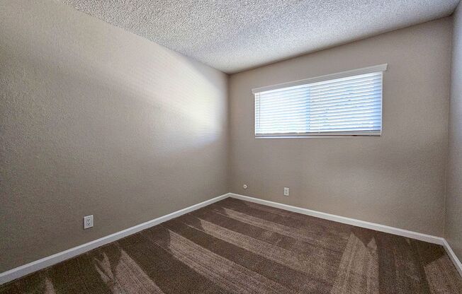 3 beds, 1.5 baths, $2,995, Unit 03