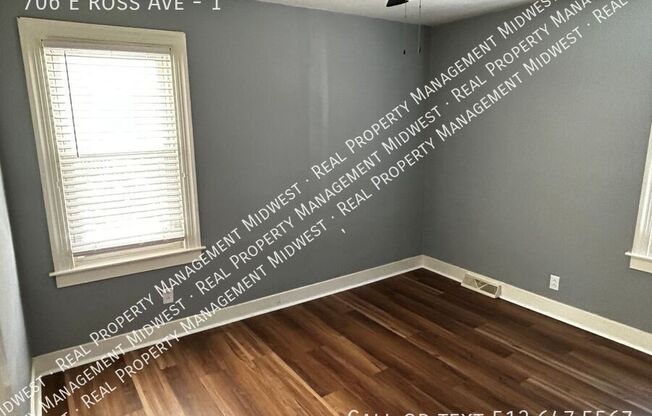 706 E ROSS AVE