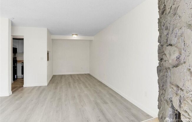 3 Bed 2 Bathroom Edmonds Condo!