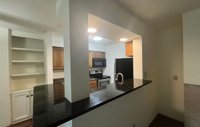2 beds, 1 bath, 950 sqft, $1,800, Unit 584DA