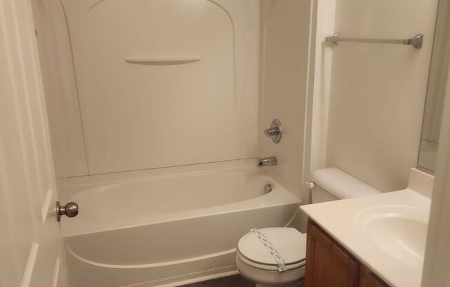 3 beds, 2.5 baths, $1,850