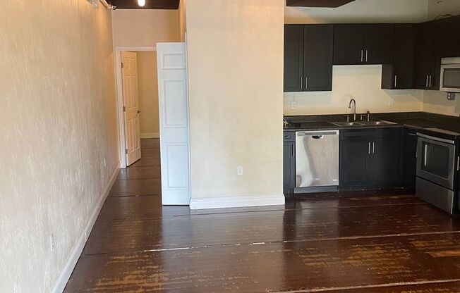 1 bed, 1 bath, 665 sqft, $950, Unit 109