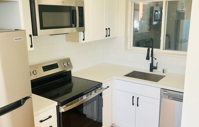 171 (1556 Great Highway)