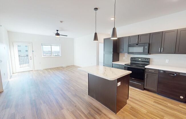 2 beds, 2 baths, 1,151 sqft, $1,505, Unit 7950-2201