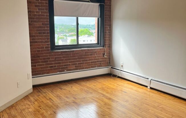 1 bed, 1 bath, 626 sqft, $1,750, Unit 45-622