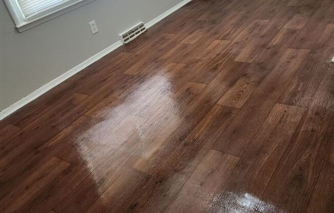 Spacious 3bedroom House  ($250.00 off first full months rent if Movein by October 1,2025)